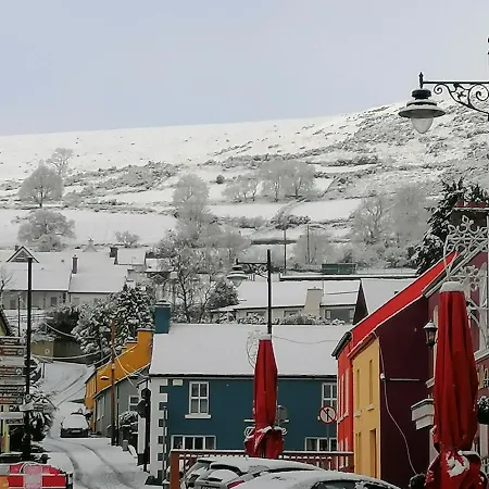 Mountain And Sea Views Daire