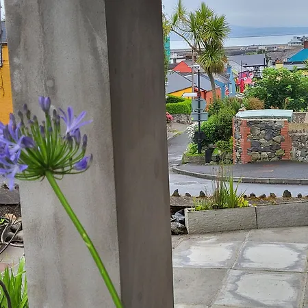 Mountain And Sea Views *